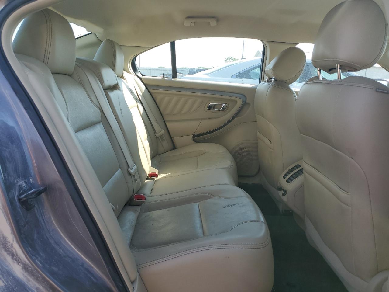 1FAHP2E85EG153082 2014 Ford Taurus Sel