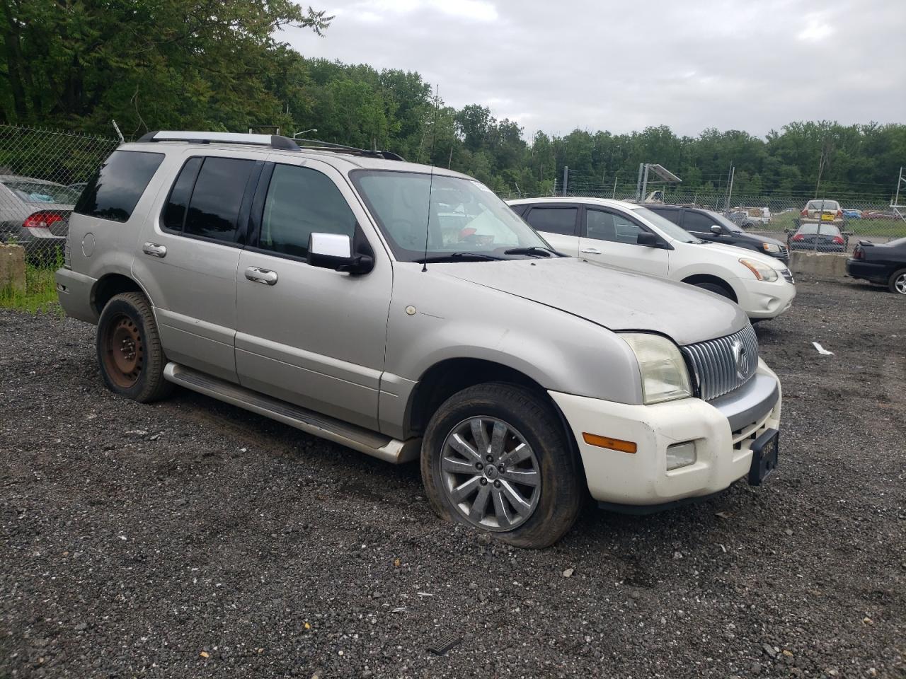 4M2EU48886UJ13962 2006 Mercury Mountaineer Premier