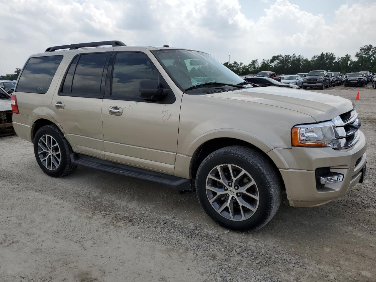 1FMJU1HT9HEA64822 2017 Ford Expedition Xlt