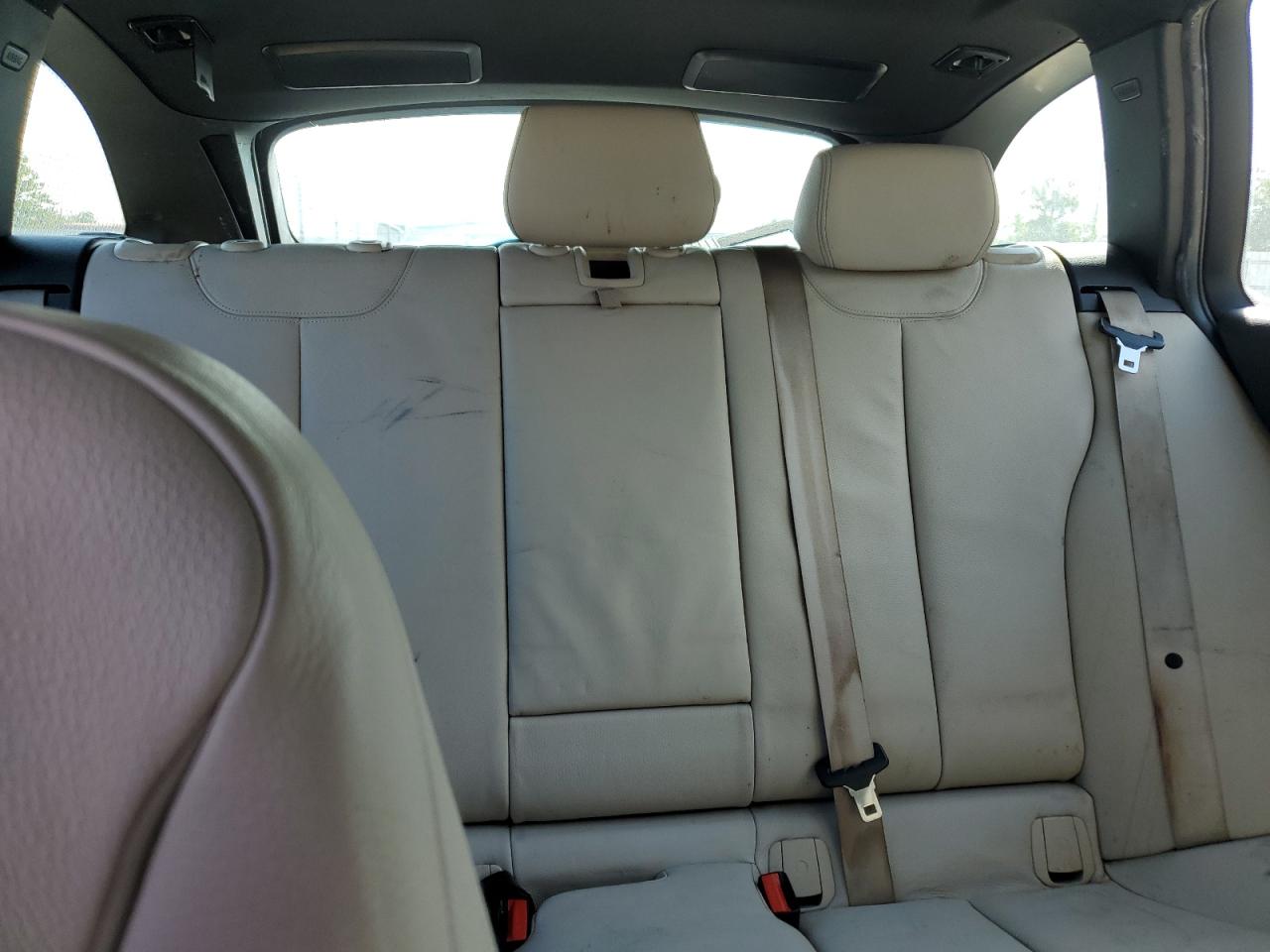 WBA8K3C51HK679392 2017 BMW 330 Xi