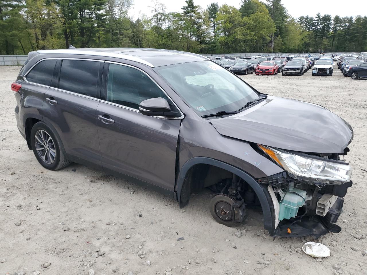 5TDJZRFHXKS729036 2019 Toyota Highlander Se