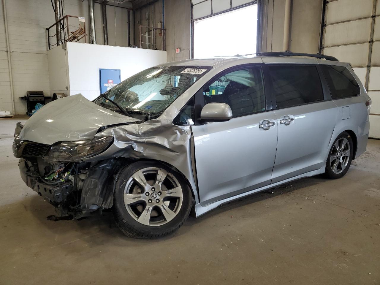 5TDXZ3DC4KS983033 TOYOTA SIENNA 2019