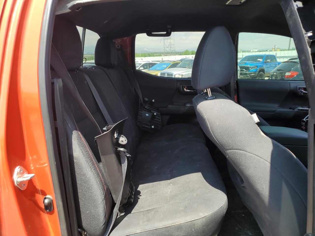 3TMCZ5AN1JM143144 2018 Toyota Tacoma Double Cab