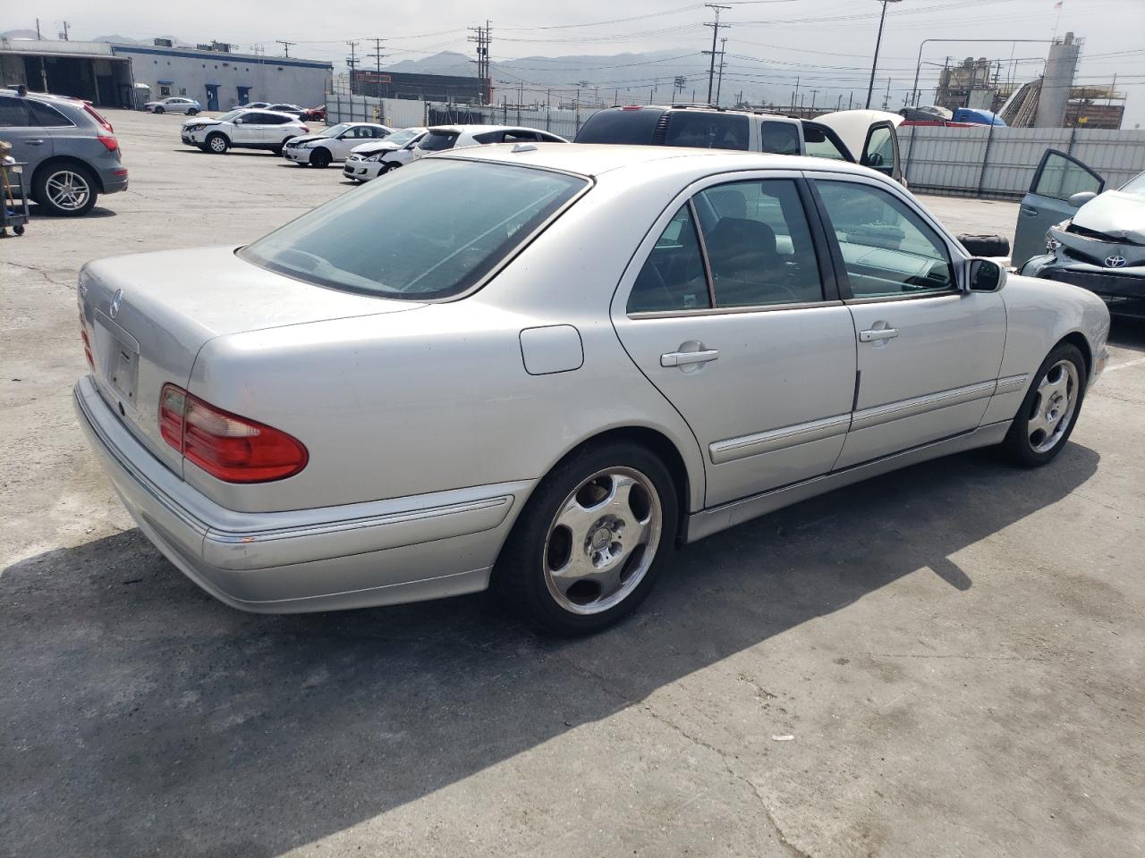 WDBJF70J3YB106073 2000 Mercedes-Benz E 430