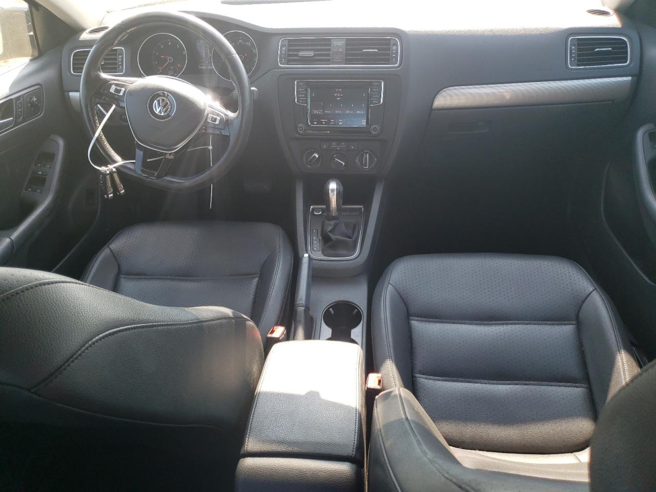 3VWDB7AJ6HM265880 2017 Volkswagen Jetta Se