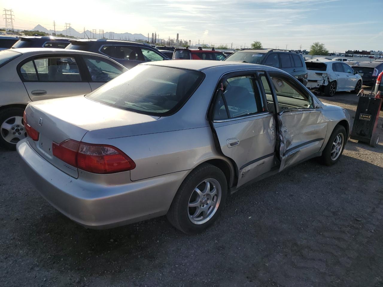 1HGCG5642XA025438 1999 Honda Accord Lx