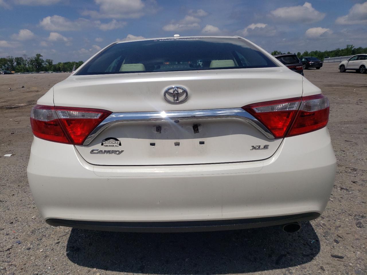 4T1BF1FK5FU994079 2015 Toyota Camry Le