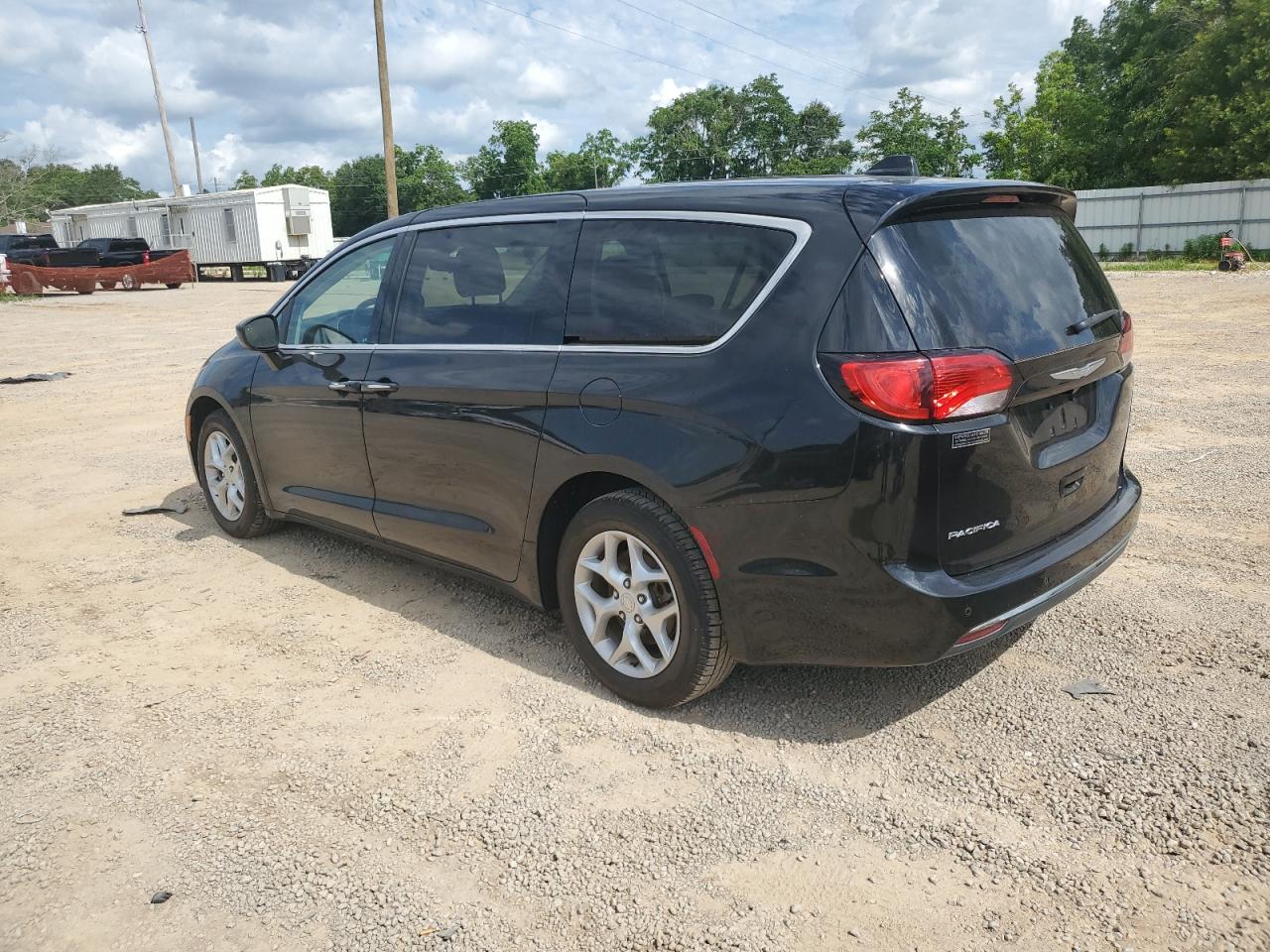 2C4RC1BG2HR753237 2017 Chrysler Pacifica Touring L