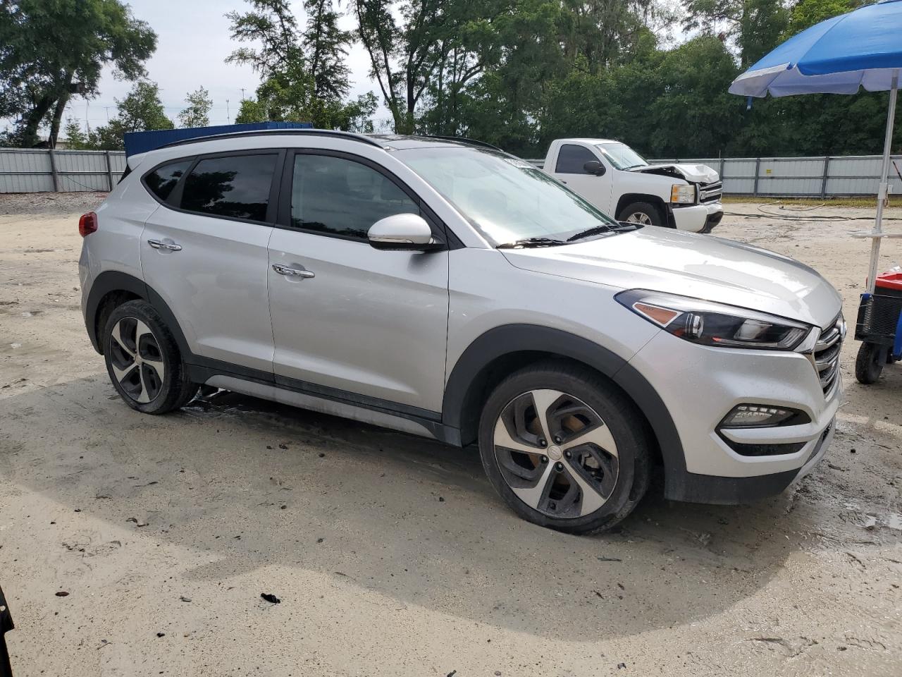 KM8J33A20JU705187 2018 Hyundai Tucson Value