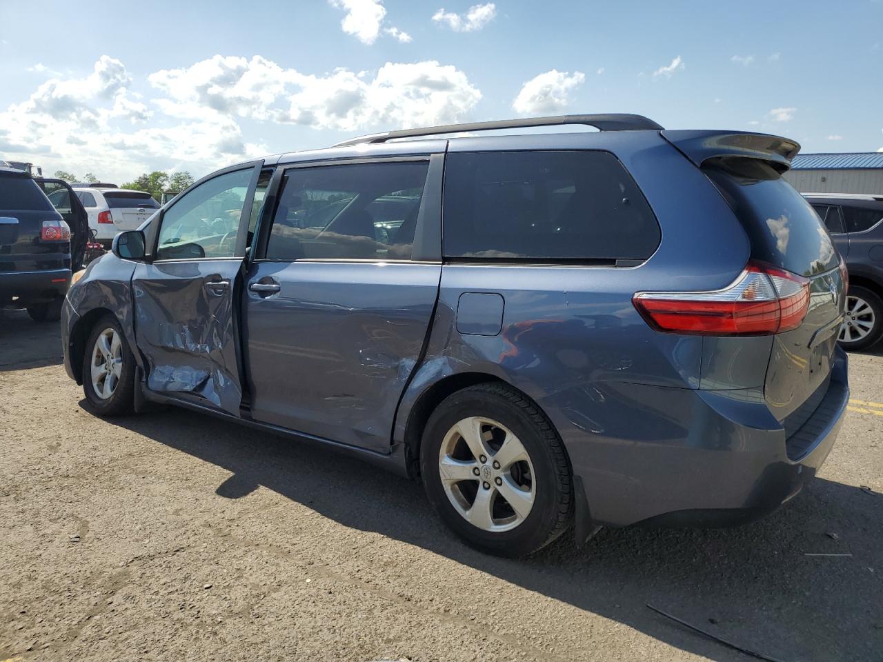 5TDKZ3DC3HS775552 2017 Toyota Sienna Le