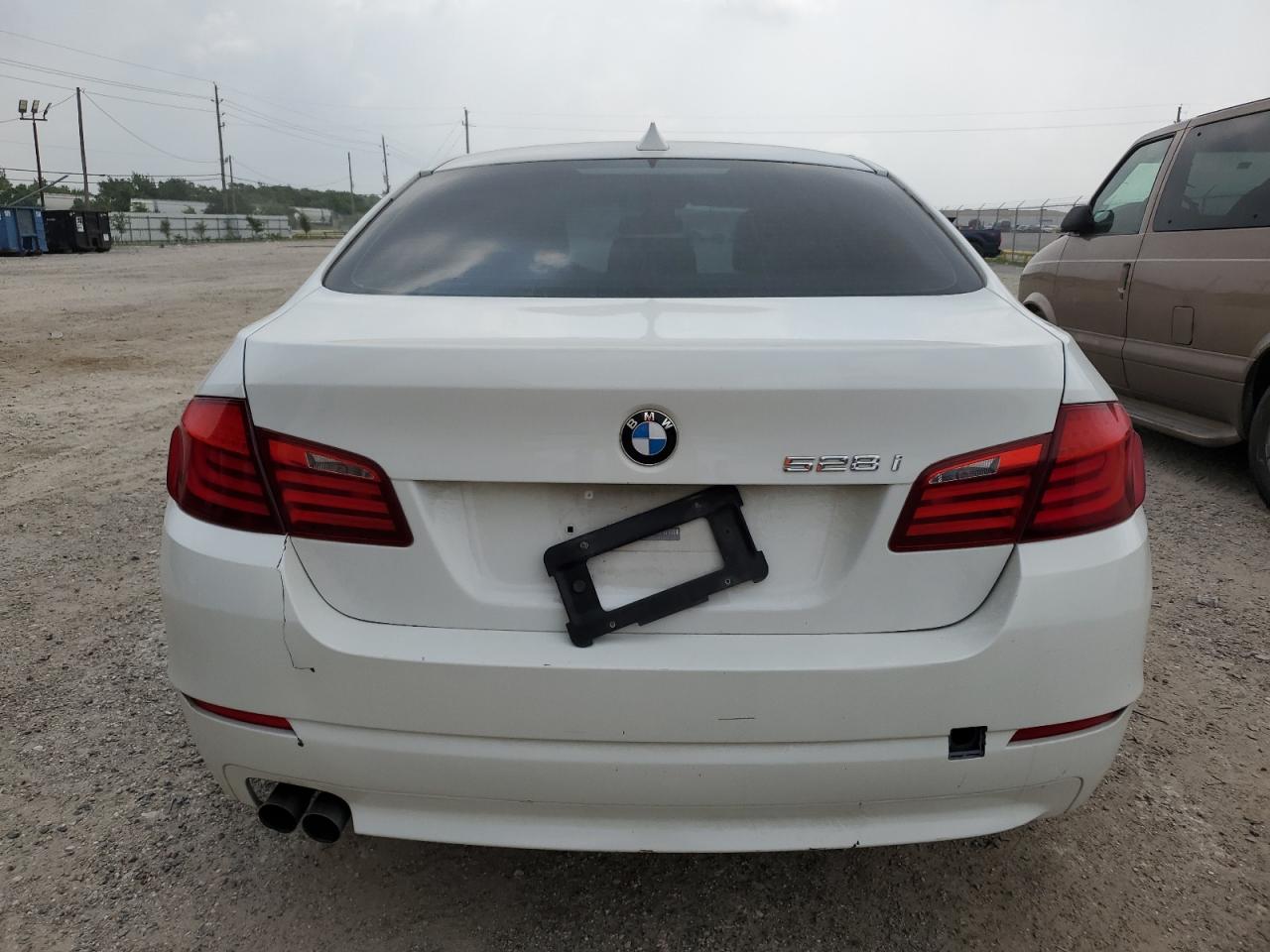 WBAFR1C57BC673119 2011 BMW 528 I