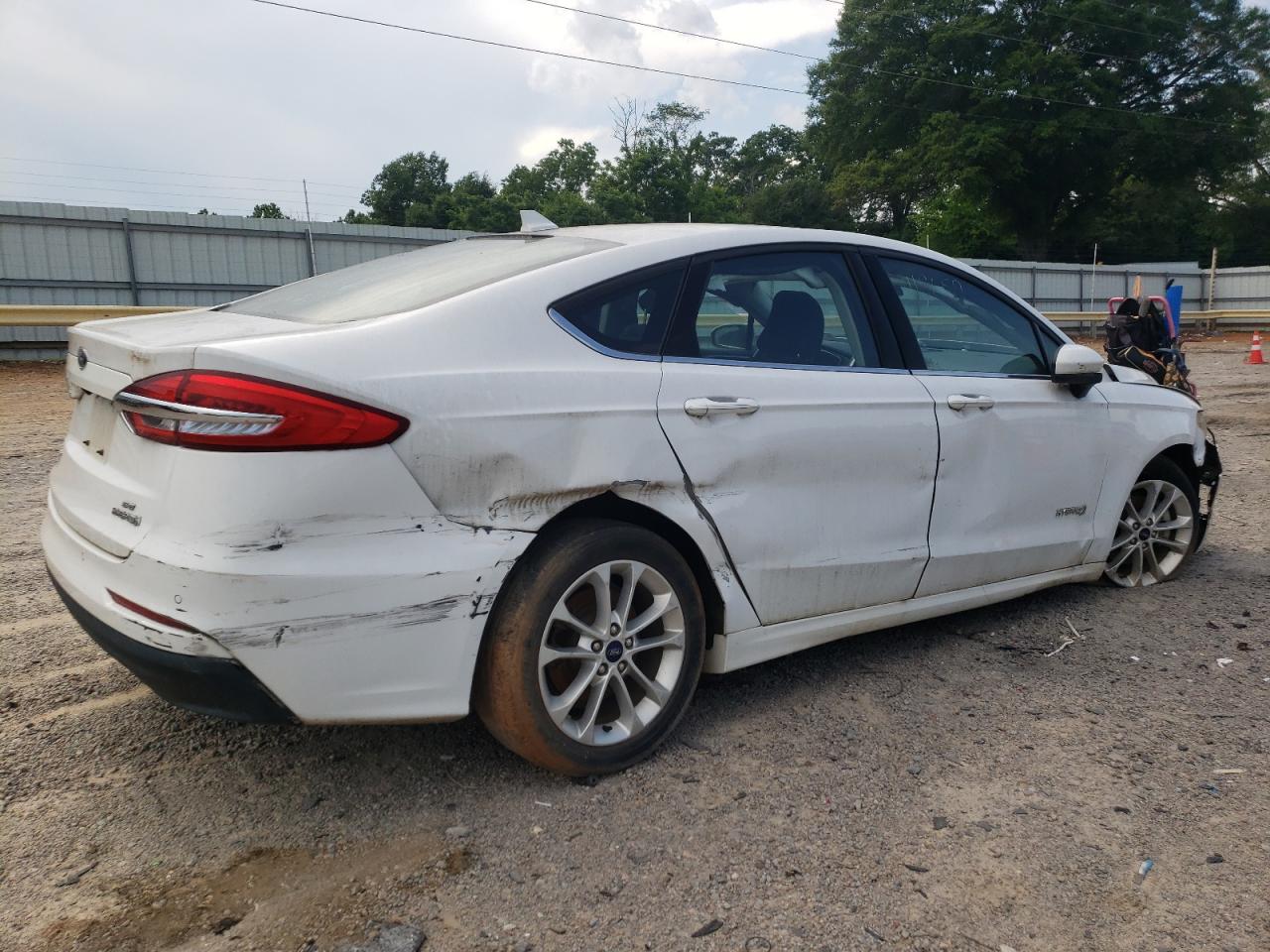 3FA6P0LU0KR118059 FORD FUSION 2019