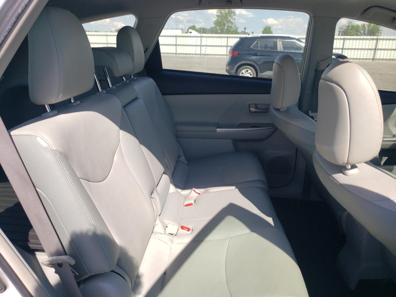 JTDZN3EU8EJ000321 2014 Toyota Prius V