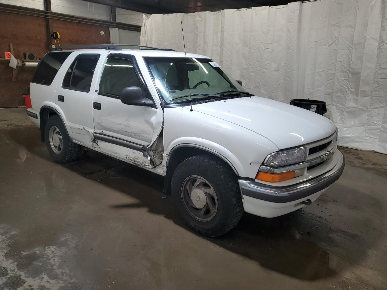 1GNDT13W3W2276692 1998 Chevrolet Blazer