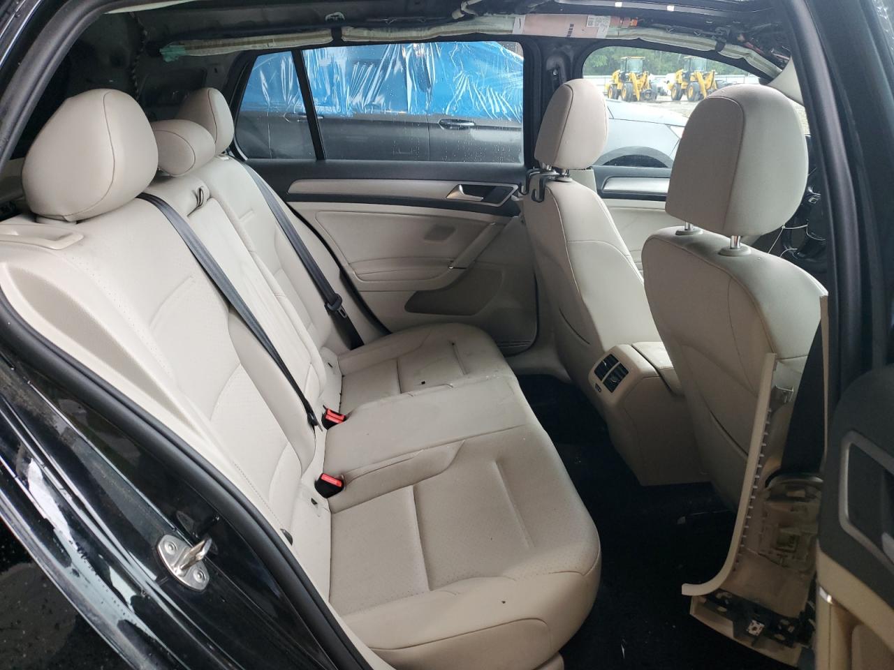 3VW217AU0HM064044 2017 Volkswagen Golf S