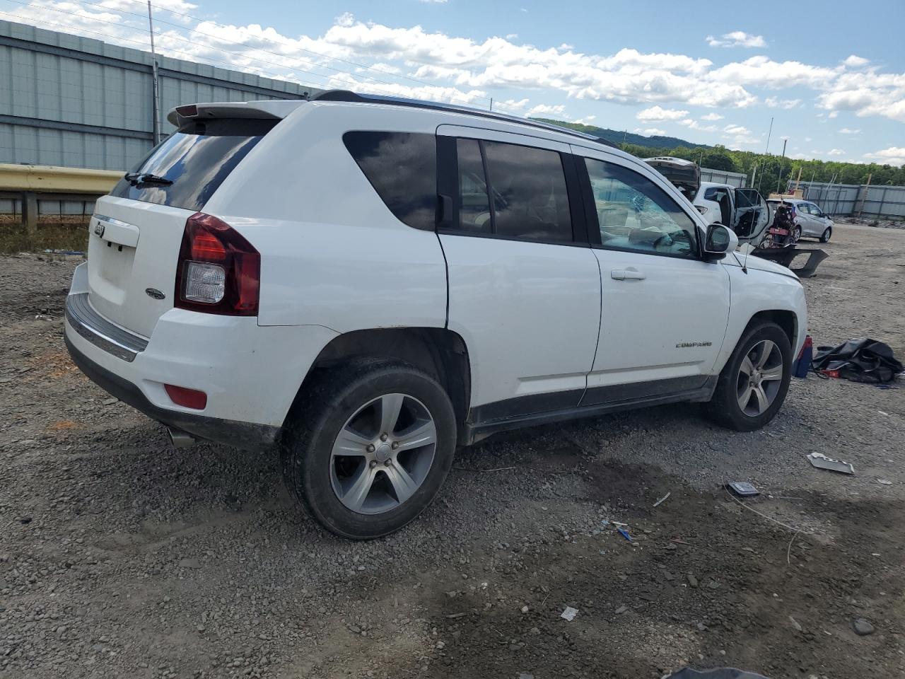 1C4NJDEB4GD768863 2016 Jeep Compass Latitude