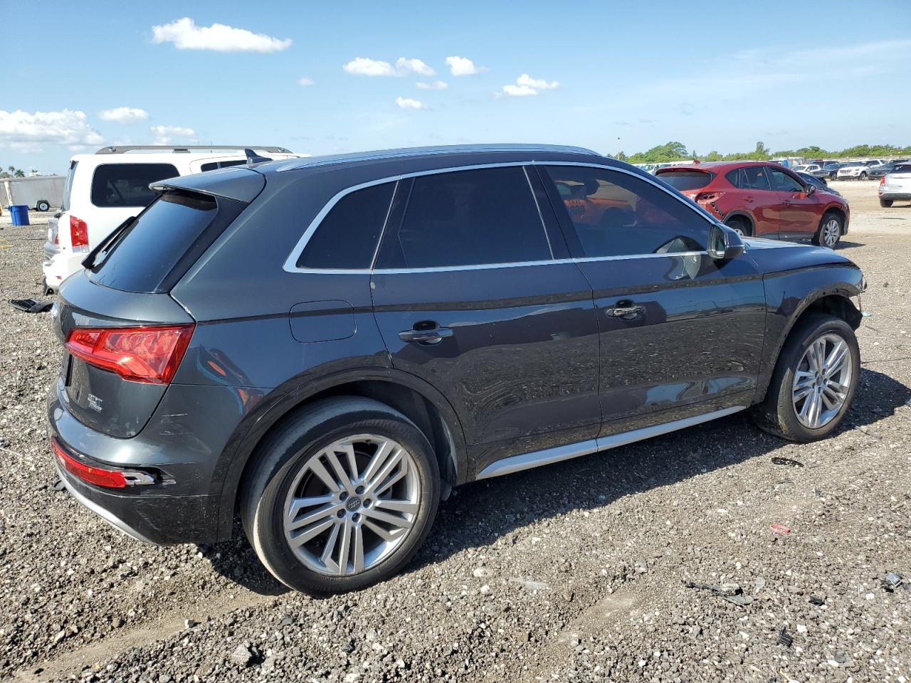 WA1CNAFY0J2032786 2018 Audi Q5 Prestige