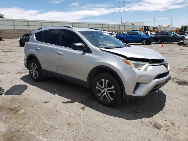 VIN JTMZFREV8JJ172870 2018 Toyota RAV4, LE no.4