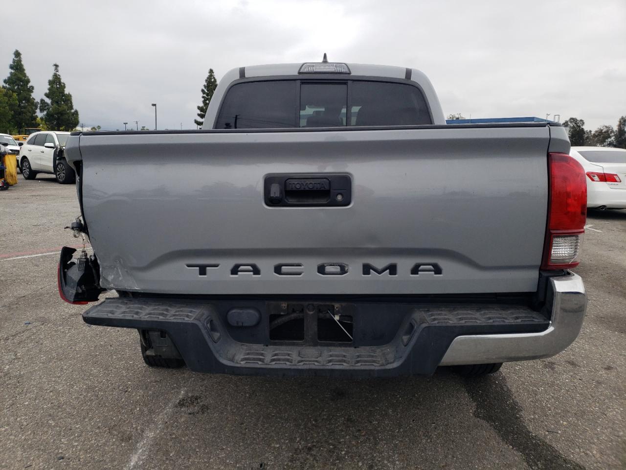 2019 Toyota Tacoma Double Cab vin: 5TFAX5GN6KX148100