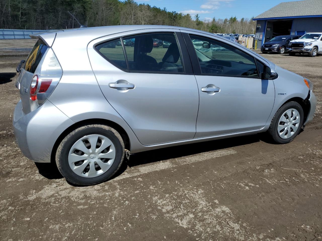 JTDKDTB32E1071501 2014 Toyota Prius C