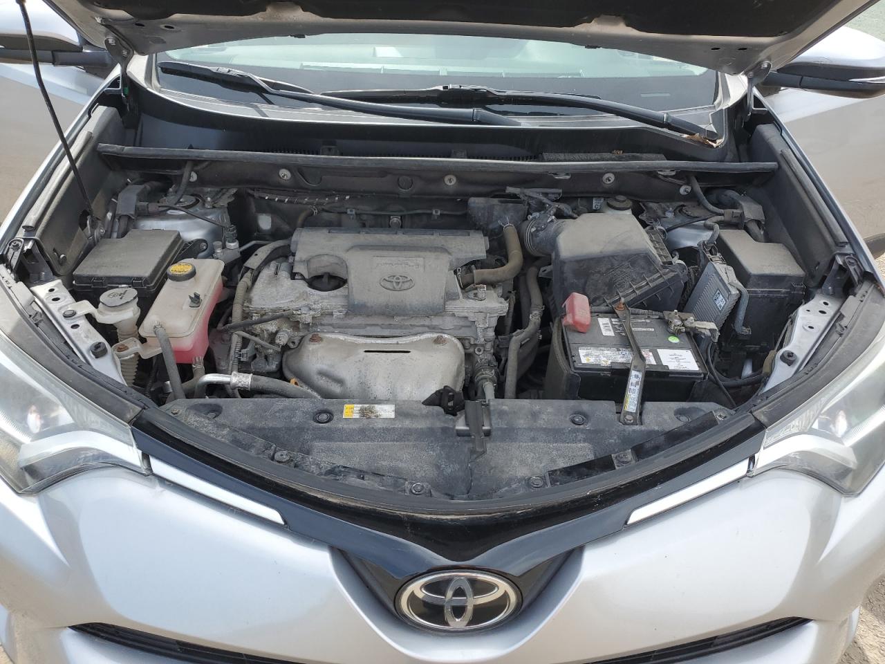 2T3ZFREV7HW379570 2017 Toyota Rav4 Le