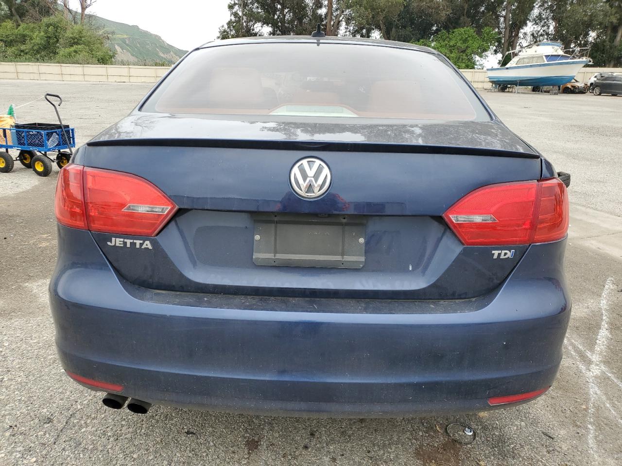 3VWLL7AJ8EM392179 2014 Volkswagen Jetta Tdi