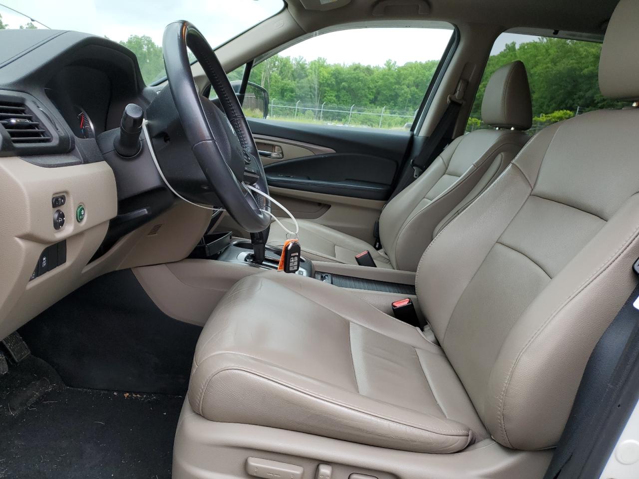 5FNYF6H56KB038275 2019 Honda Pilot Exl