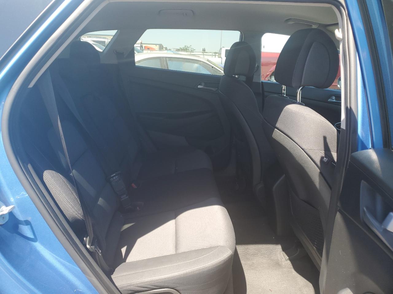 KM8J33A42HU329975 2017 Hyundai Tucson Limited