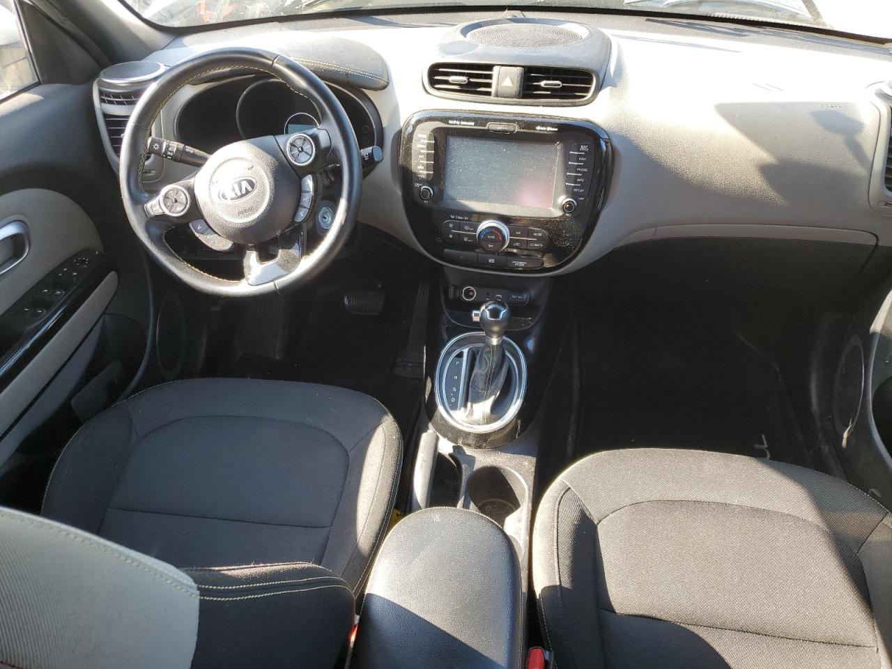KNDJP3A56F7196148 2015 Kia Soul +