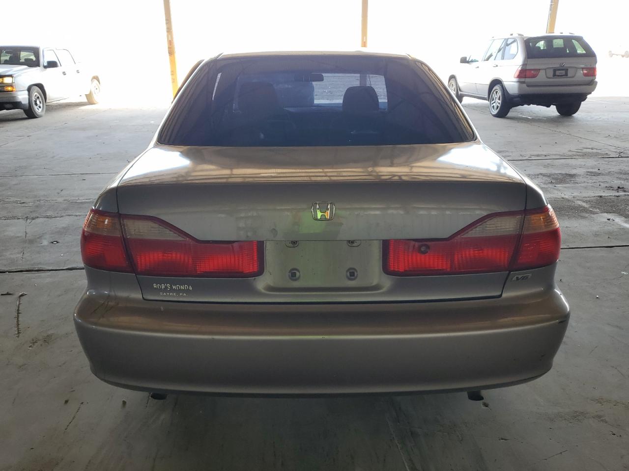 1HGCG1642YA096200 2000 Honda Accord Lx