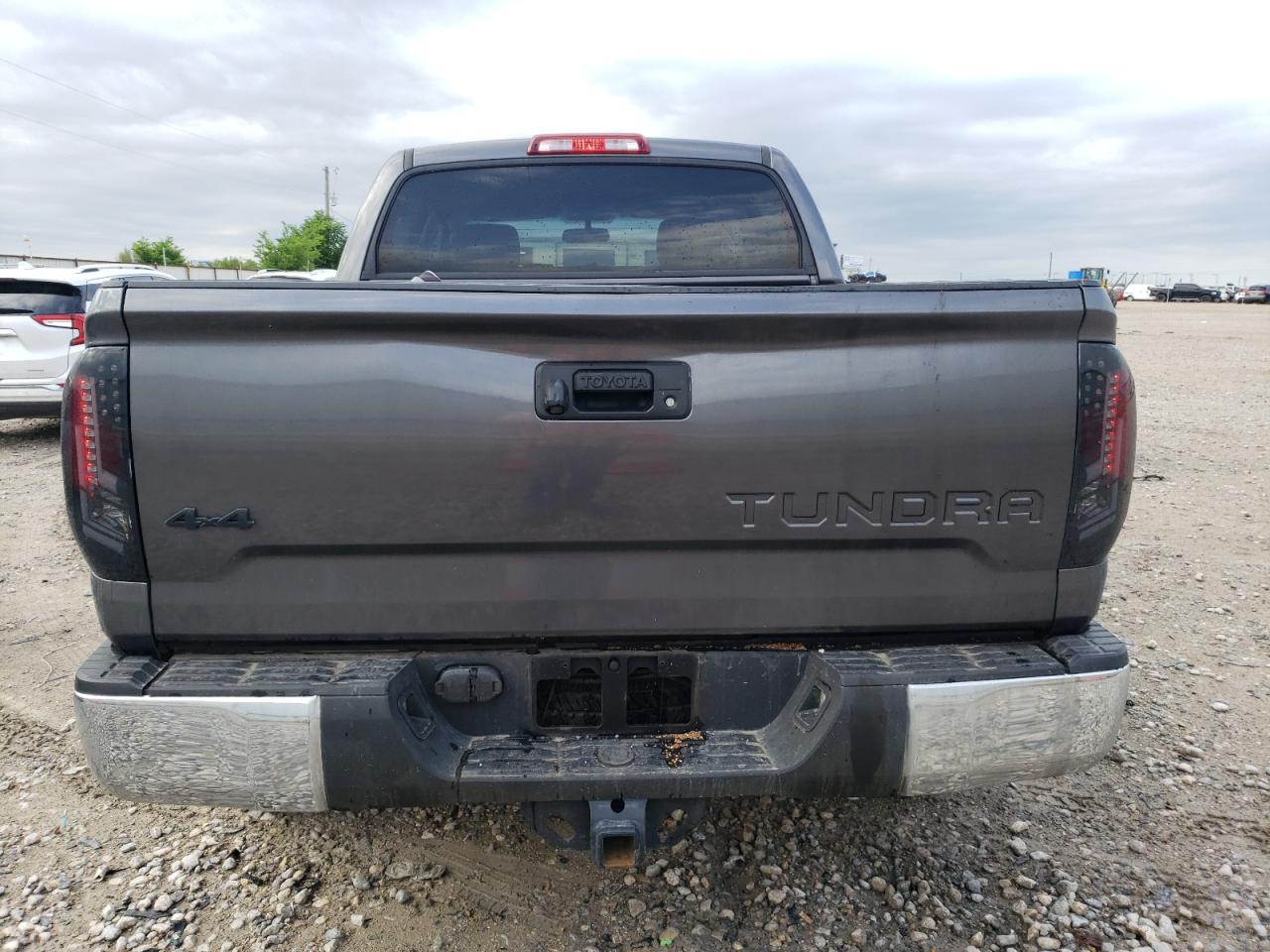 5TFDW5F17GX581351 2016 Toyota Tundra Crewmax Sr5