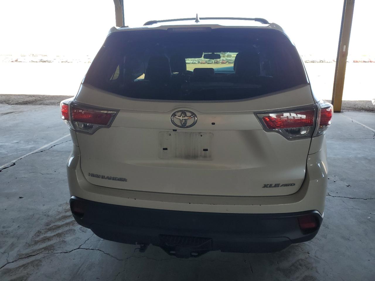 5TDJKRFH1GS303716 2016 Toyota Highlander Xle