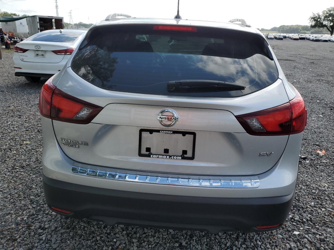 JN1BJ1CP7JW500629 NISSAN ROGUE 2018