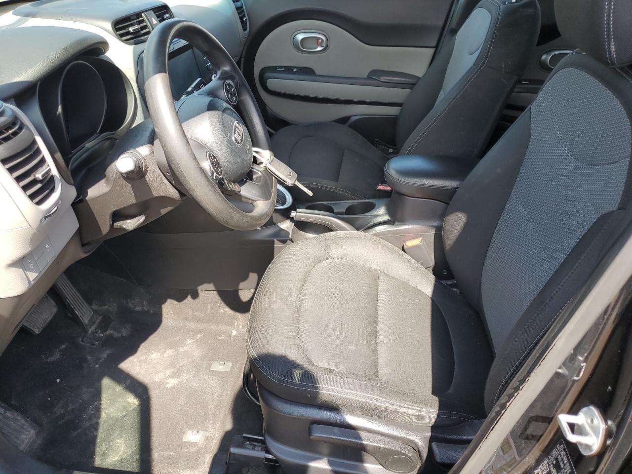 KNDJP3A52J7623284 2018 Kia Soul +