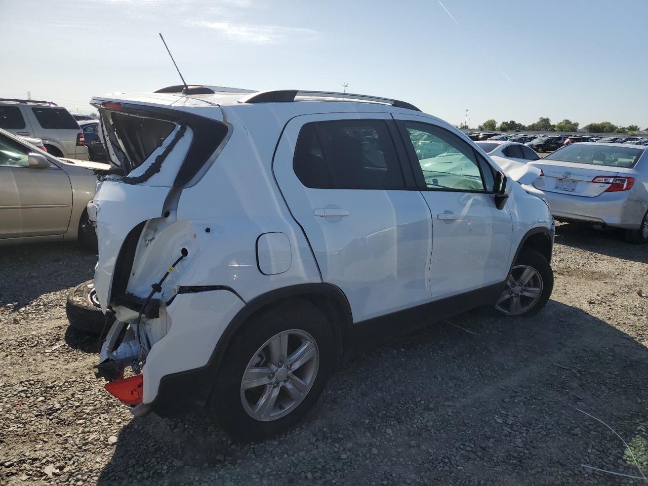 KL7CJPSM4NB558946 CHEVROLET TRAX 2022