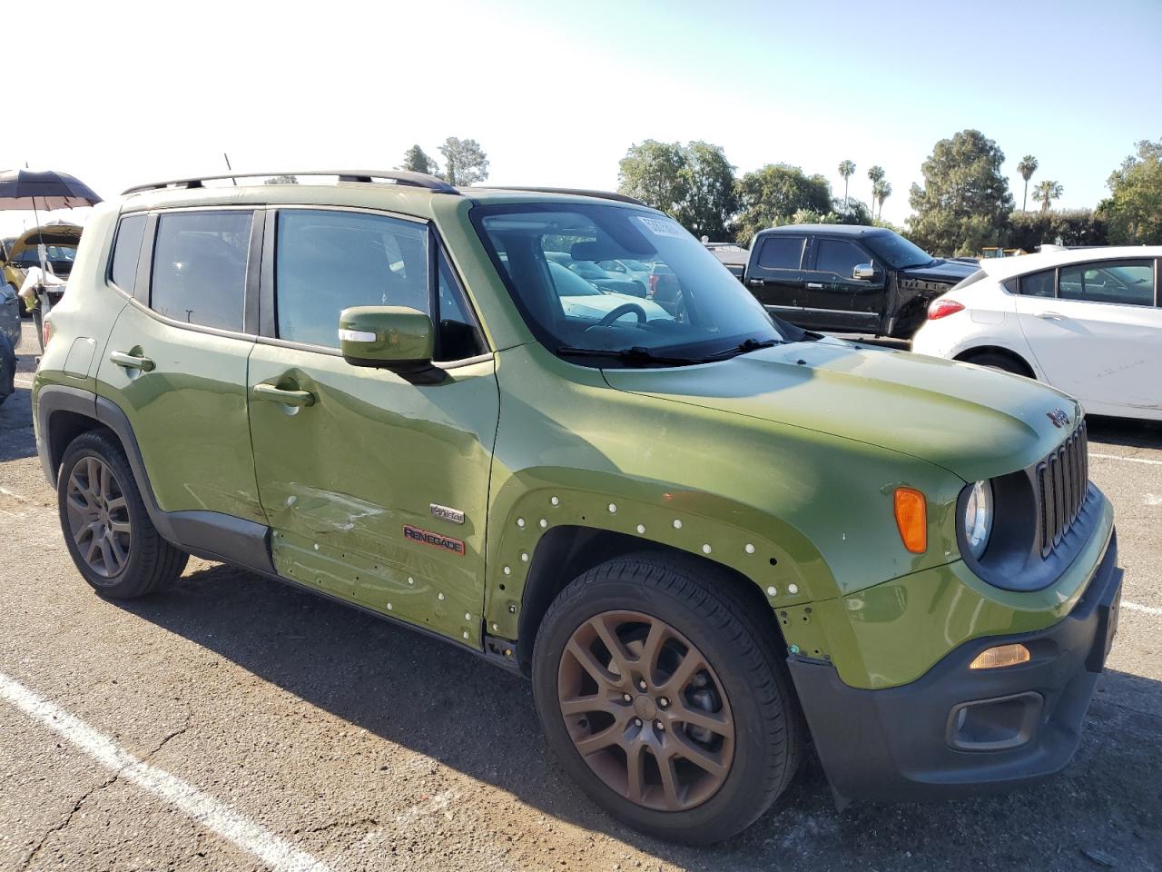 2016 Jeep Renegade Latitude vin: ZACCJABW0GPD32428