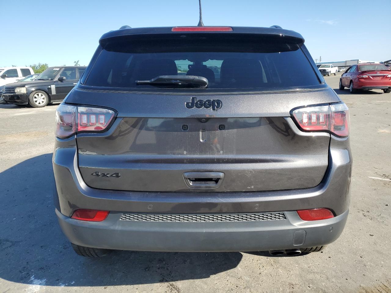 3C4NJDBB7KT740546 2019 Jeep Compass Latitude