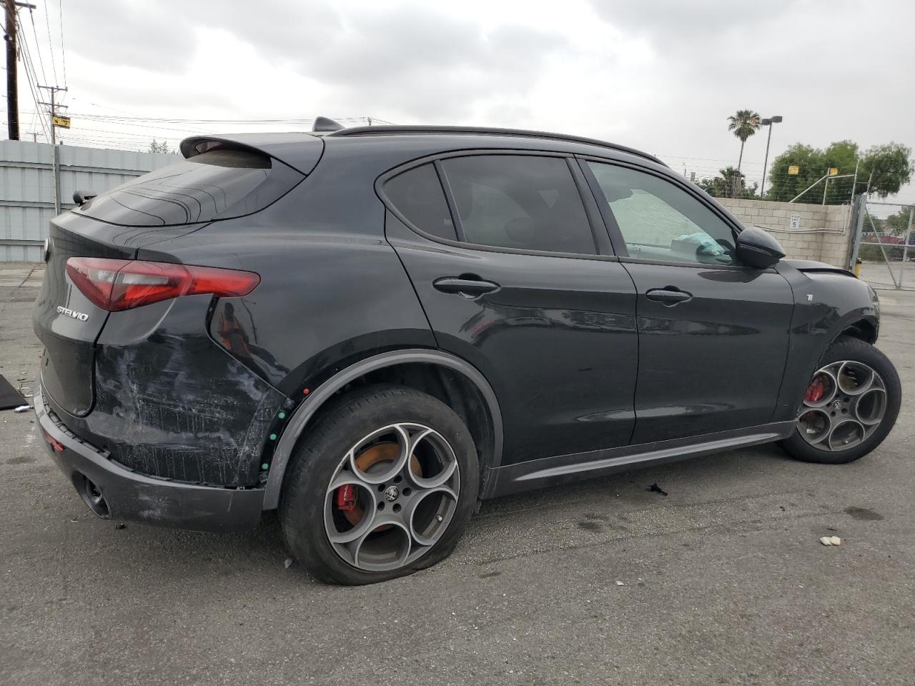 2022 Alfa Romeo Stelvio Ti vin: ZASPAKBN8N7D29860