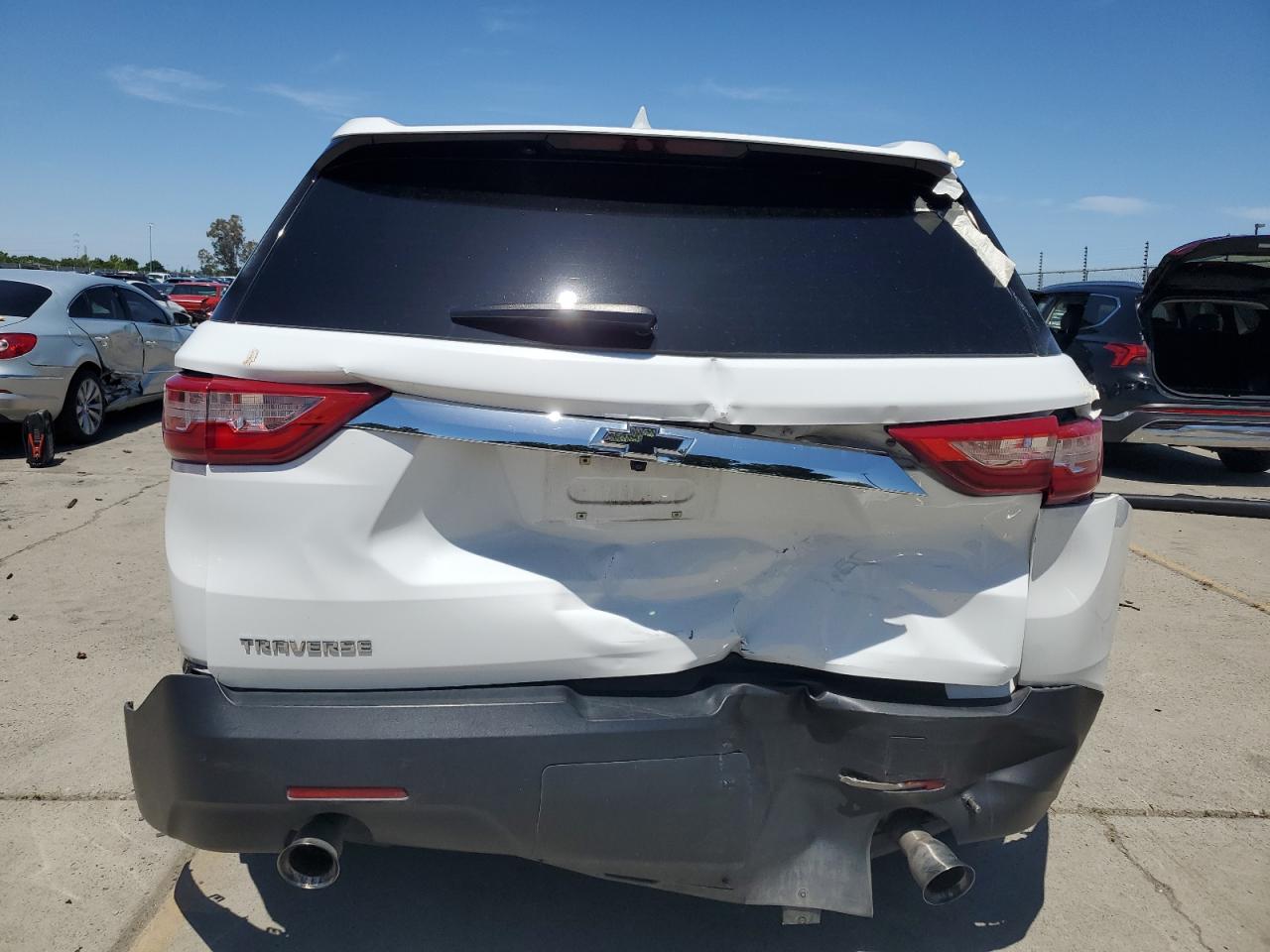 2019 Chevrolet Traverse Ls vin: 1GNERFKW3KJ162919