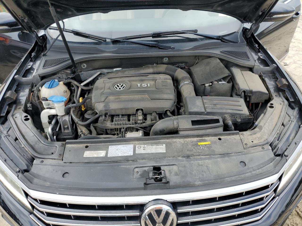 1VWGT7A35HC049550 2017 Volkswagen Passat Se