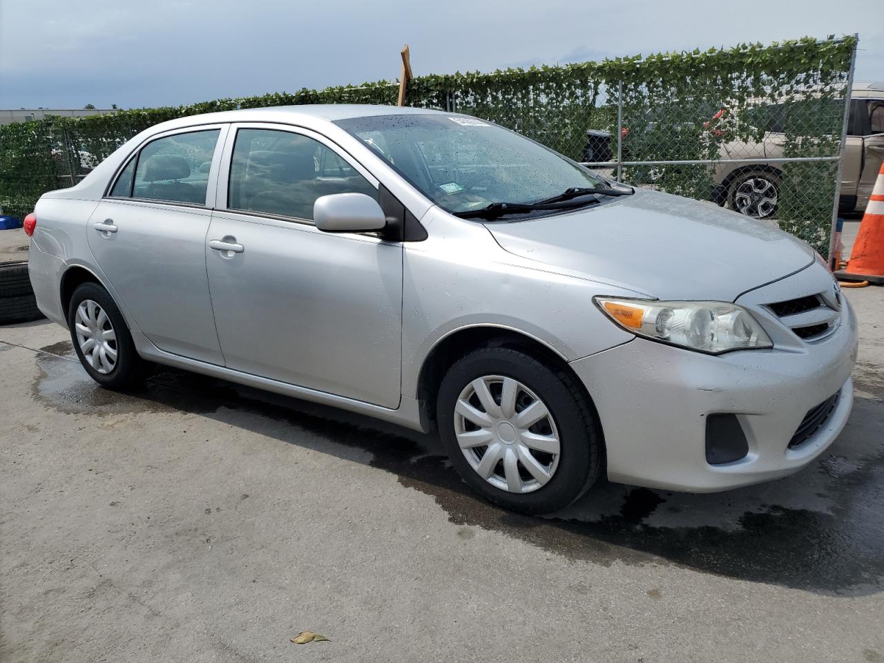 2T1BU4EEXDC940052 2013 Toyota Corolla Base