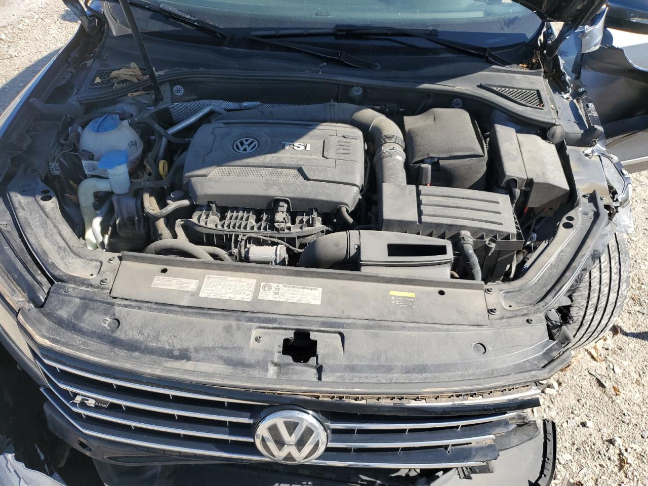 1VWDT7A3XHC003912 2017 Volkswagen Passat R-Line