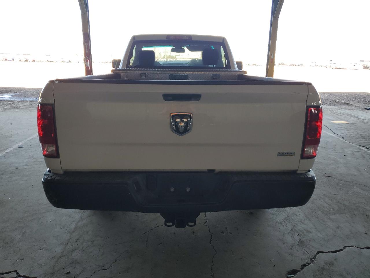3C6JR6DG6GG310042 2016 Ram 1500 St