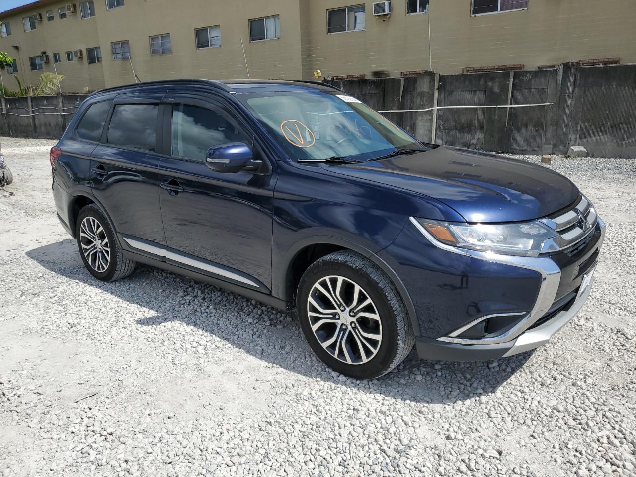 2016 Mitsubishi Outlander Se vin: JA4AZ3A32GZ026555