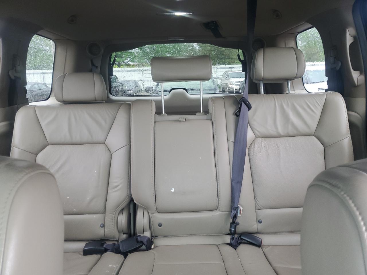 5FNYF4H78BB074572 2011 Honda Pilot Exln