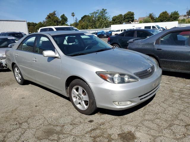 2002 Toyota Camry Le VIN: 4T1BF30K02U001330 Lot: 53676204