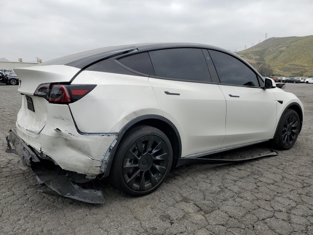 7SAYGDEE7PA178798 2023 Tesla Model Y