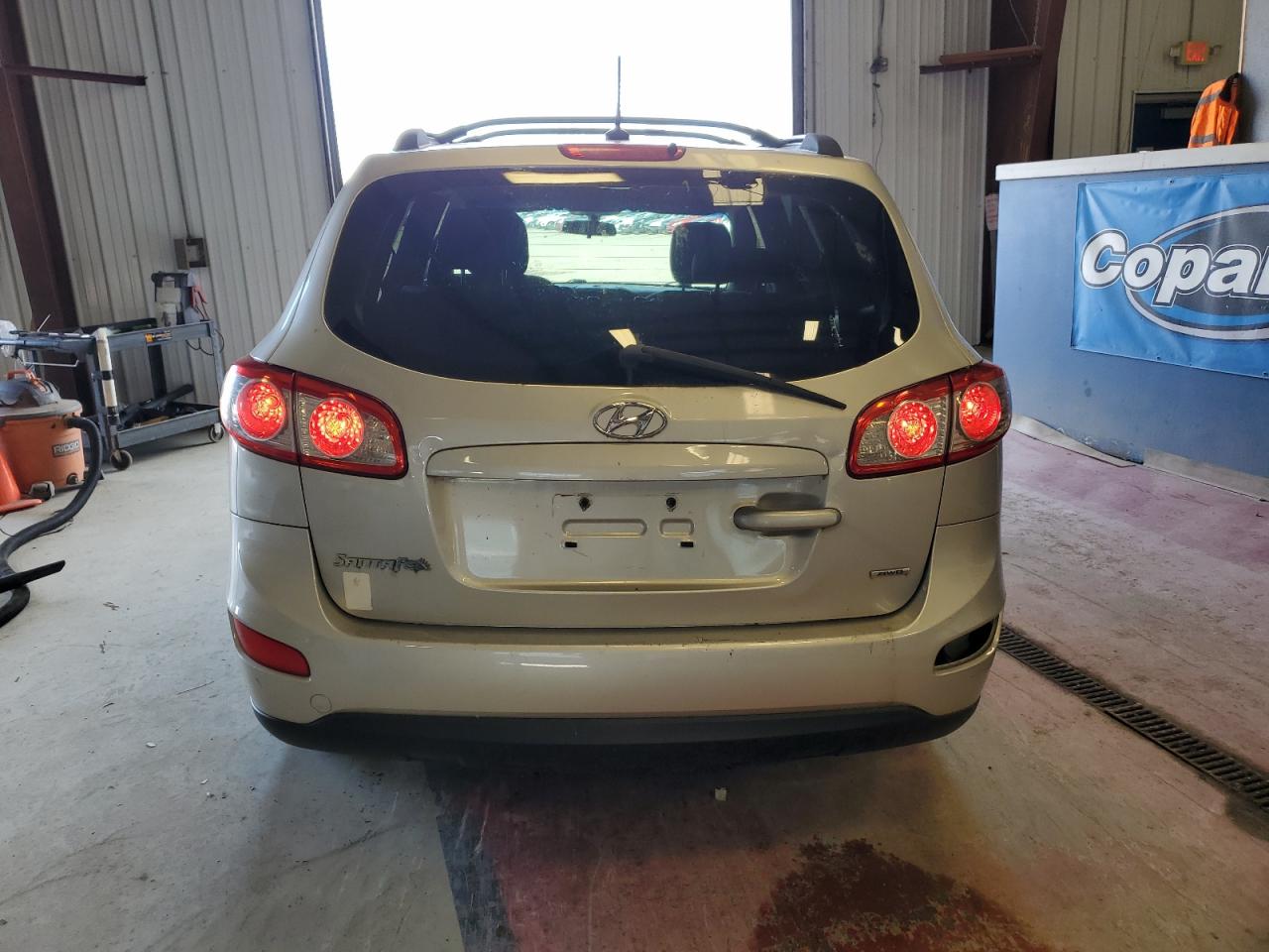 2012 Hyundai Santa Fe Gls vin: 5XYZGDAB1CG152152