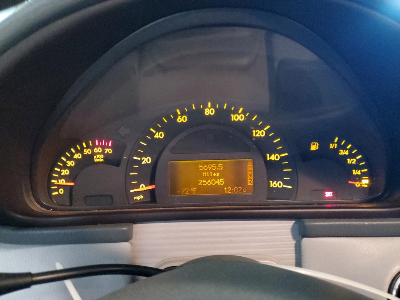 WDBRF61JX4E017038 2004 Mercedes-Benz C 240