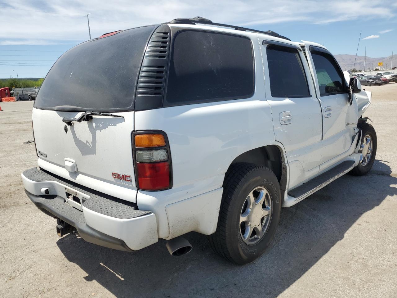 1GKEK63U74J242743 2004 GMC Yukon Denali